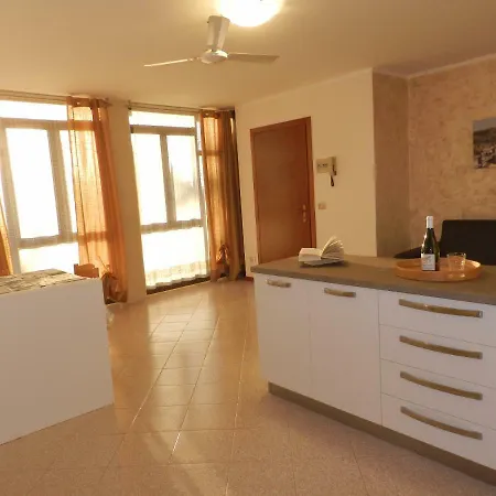 Rosa Canina 8 Apartment Lazise